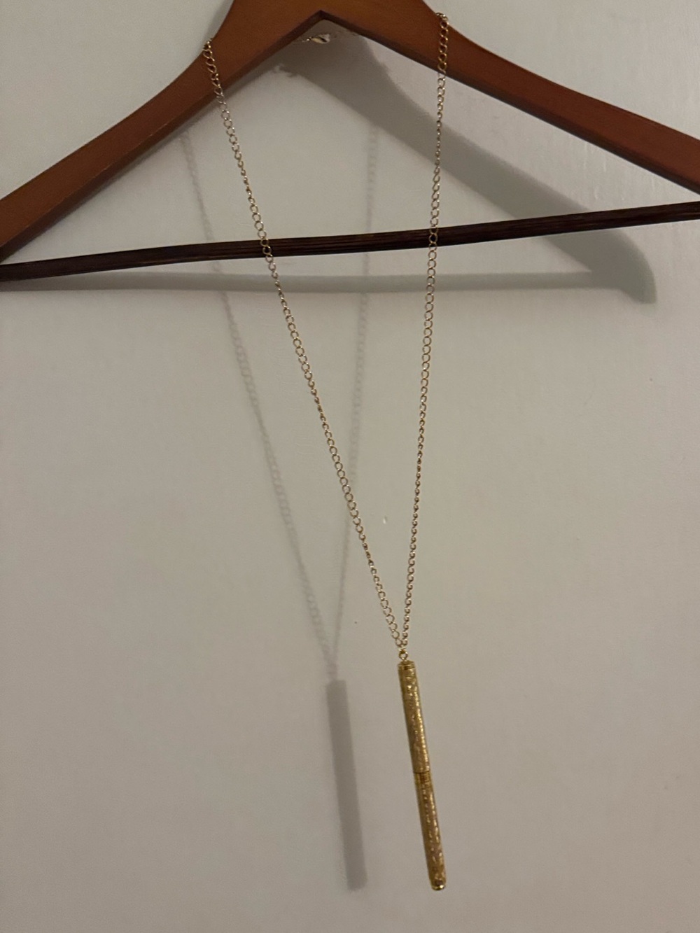 1928 Gold Pen Necklace on 15” Chain - Picture 6 of 7